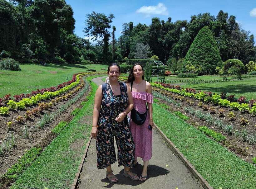 Kandy City Tour by Tuk Tuk with hotel Pickup and Dropoff - Tea factory and the spice or herbal garden: more than a photo stop