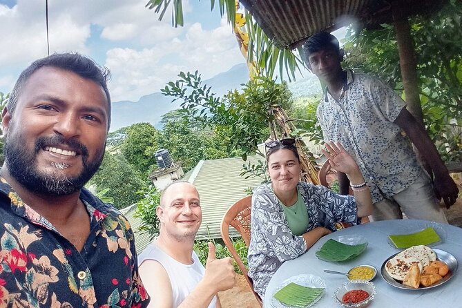 Kandy City Tour by Tuk Tuk with sana - Bahiravokanda Buddha statue: the photo angle and the extra entry fee
