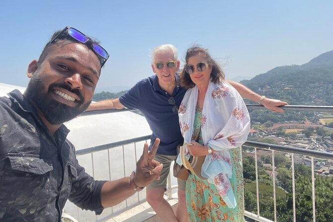 Kandy City Tour by TukTuk with Laka - Natural Gems and the Gemmological Museum for souvenirs with a story