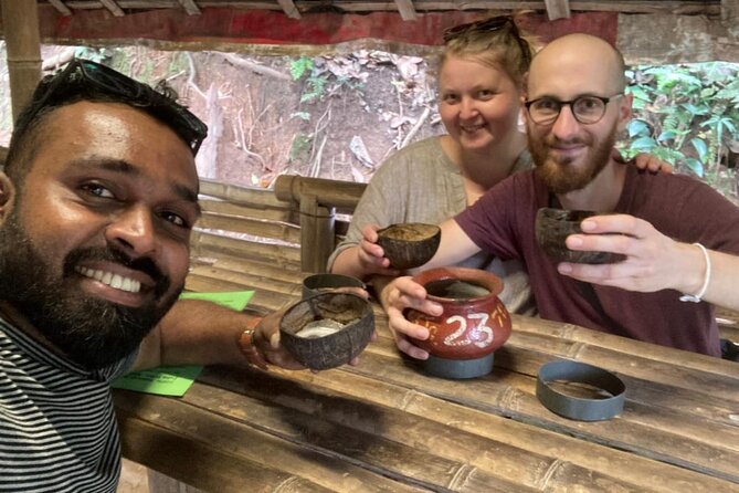 Kandy City Tour by TukTuk with Laka - Asgiriya Maha Viharaya and ancient murals in a quiet pocket
