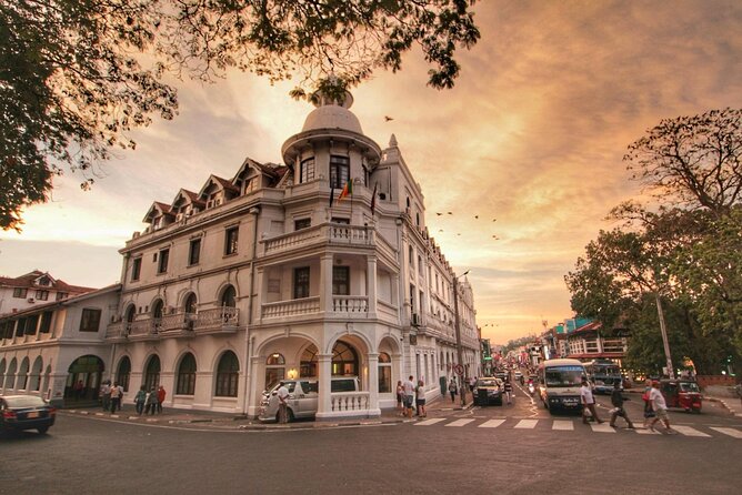Kandy City Tour from Colombo - Morning pickup and the 6:30 am reality check
