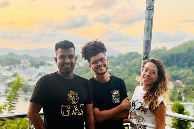 Kandy City Tour with Ambuluwawa by Tuk Tuk - A smart Kandy route that balances views and culture