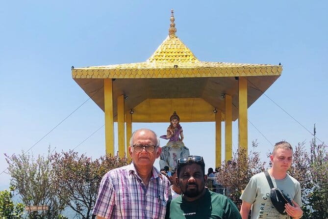 Kandy City Tour With Modern Tuk Tuk - Temple of the Sacred Tooth Relic: The Spiritual Center of Kandy