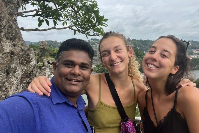 Kandy Heritage City Tour by tuktuk - Kandy Spice Walk: what you smell, and why it matters