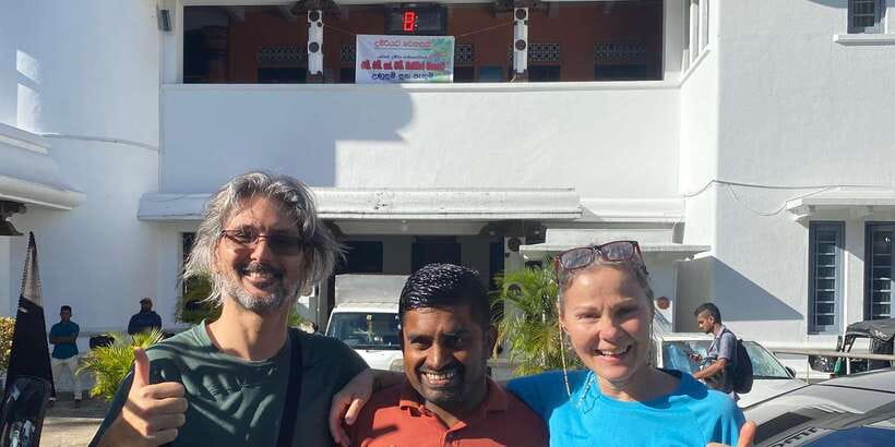 Kandy: Private City Highlights Guided Tour by Tuk-Tuk - Natural Gem Museum, batik making, and an Ayurvedic cinnamon garden