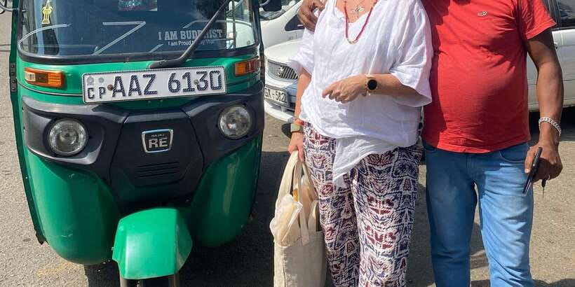 Kandy: Private City Highlights Guided Tour by Tuk-Tuk - Royal Botanic Gardens in Peradeniya: the best warm-up walk in the morning