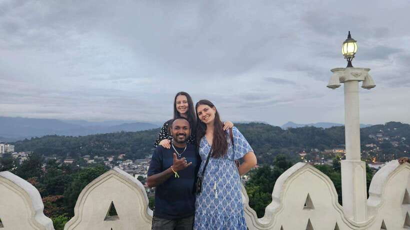Kandy Private Guided City Tour by Tuk Tuk - Tea country in half a day: Factory stops and Mahawali river chances