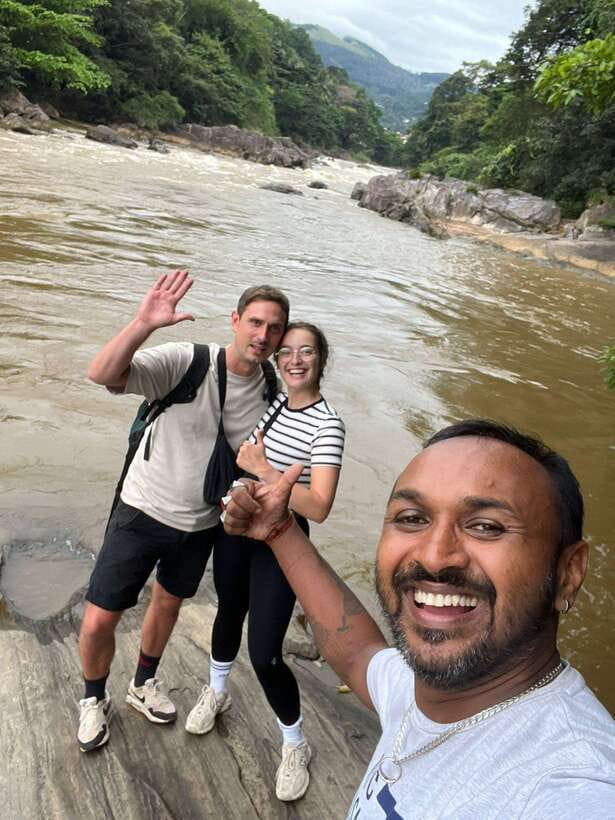 Kandy Private Guided City Tour by Tuk Tuk - Ayurvedic herbal garden and the head massage: what to expect
