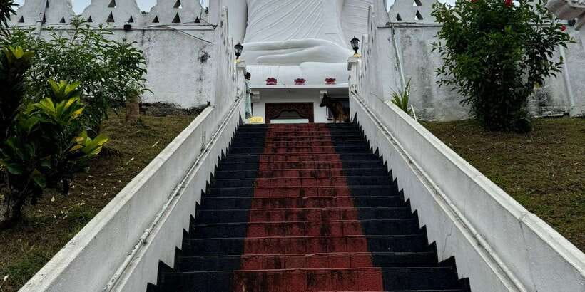 Kandy: Private Guided Tour with Local Highlights by Tuk Tuk - Sacred Temple of the Tooth, Royal Palace Complex focus