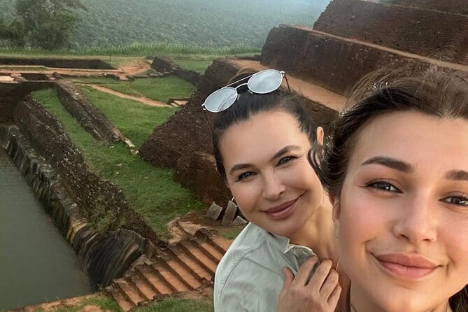 Kandy Sigiriya Rock and Village Safari Day Trip - Getting going at 8:00 am, and how the day feels