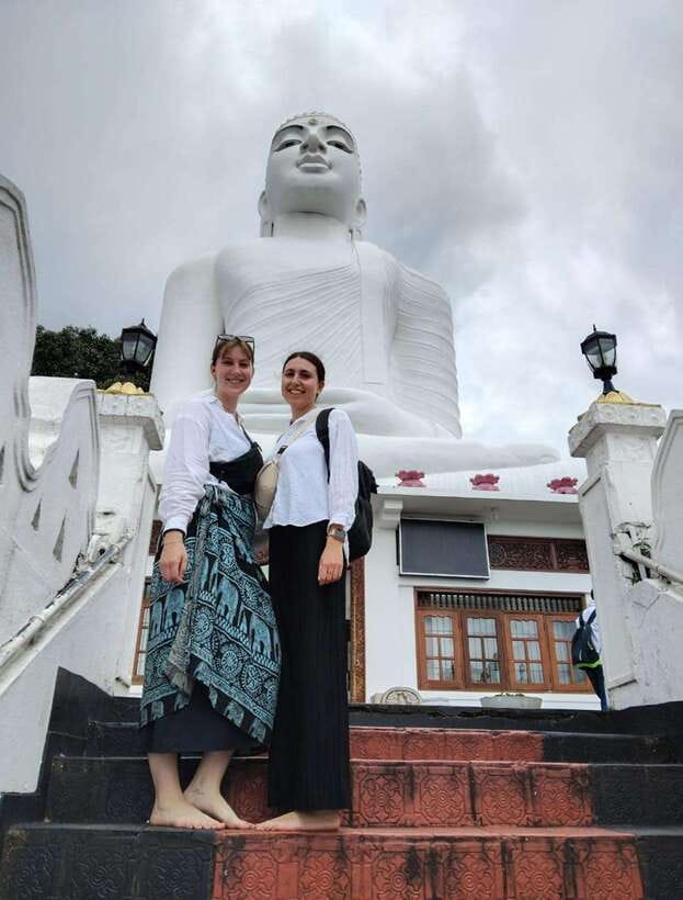 Kandy to Ambuluwawa Tuk Tuk Tour - Royal Botanic Gardens, Peradeniya: Slow Steps After the Climb