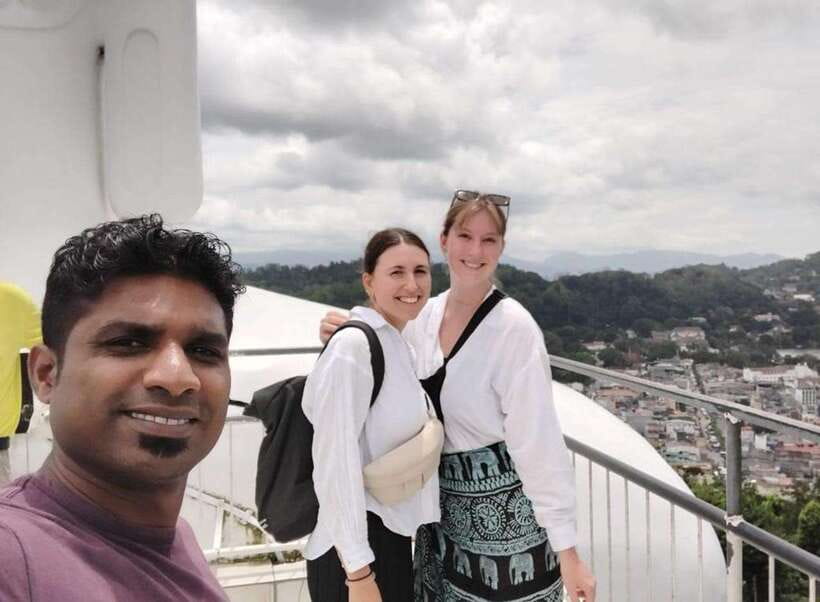 Kandy to Ambuluwawa Tuk Tuk Tour - The Missing Pieces: The Kandy Free Time Window