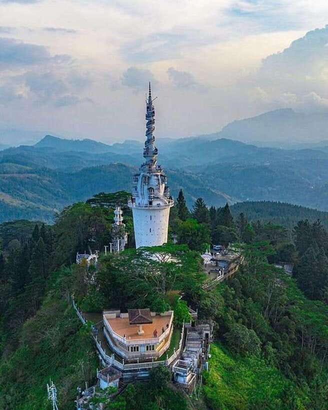 Kandy to Ambuluwawa Tuk Tuk Tour - Getting Started in Kandy: Temple of the Sacred Tooth Relic