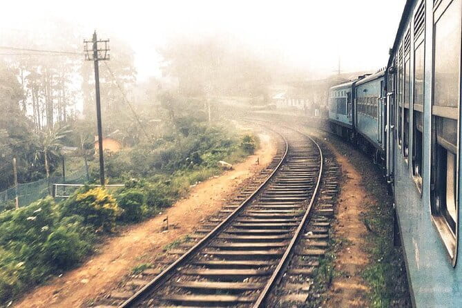 Kandy to Nanu Oya train ride on (Train No: 1005 "Podi Menike") - Picking first class or second class, and what you really gain