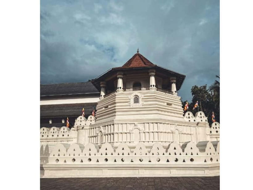 Kandy to Pinnawala Guided Day Tours by Local - Tuk Tuk Or Car and a Route That Makes Sense