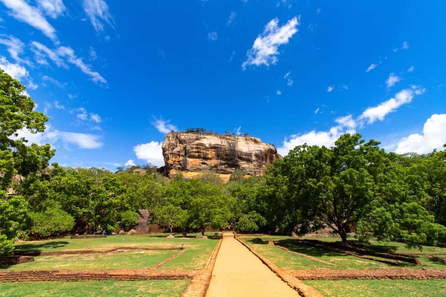 Kandy To Sigiriya Day Tour With Minneriya Safari - Matale Hindu Temple and the Ceylon Ayurvedic Craft Village Stop