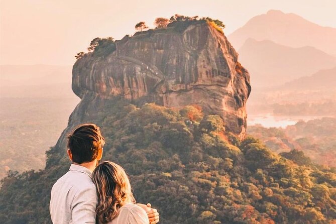 Kandy to Sigiriya Day Trip - Morning Stops With Free Admission: Sri Muthumari Amman Kovil and Nalanda Gedige