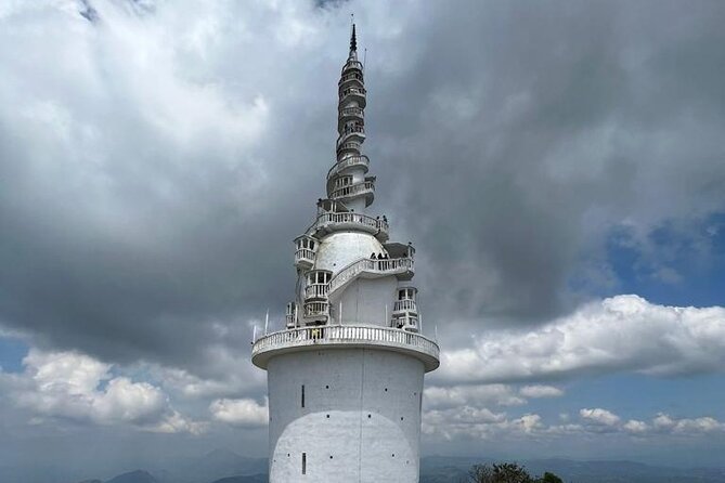 Kandy TukTuk tour with Local Tour Guide - Stop 3: Kandy View Point for quick orientation over Kandy Lake