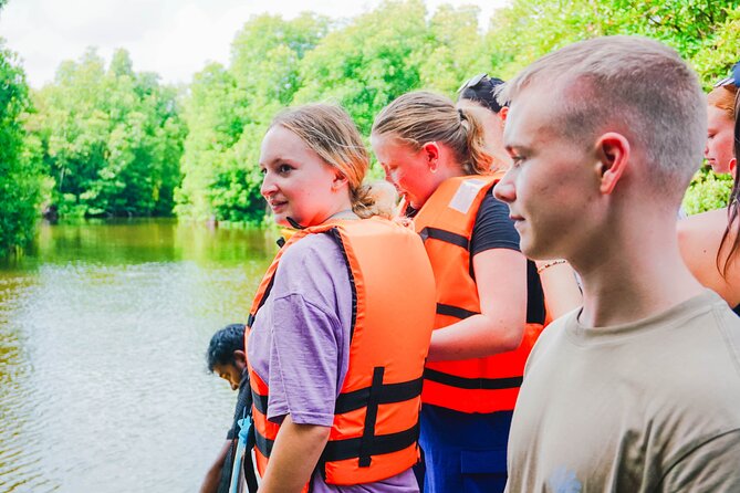 Kayaking Adventure on serene waters through mangroves, Akurala - The mangrove experience: what to pay attention to on the water