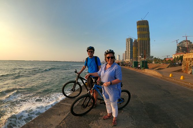 Luxury Night Cycle Tour of Colombo - From Independence to colonial streets: Racecourse, Victoria Park, and Viharamahadevi