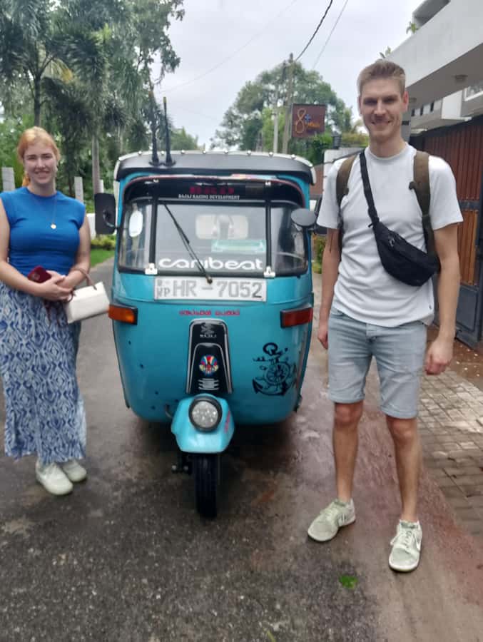 Negombo: Guided City Tour by Tuk Tuk with Hotel Pickup - Agurukaramulla Buddhist Temple: The Big Buddha and the Painted Details