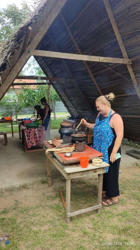 Nilaveli: Sri Lankan Cooking Class with a Local Family - Practical Tips: What to Bring and How to Dress
