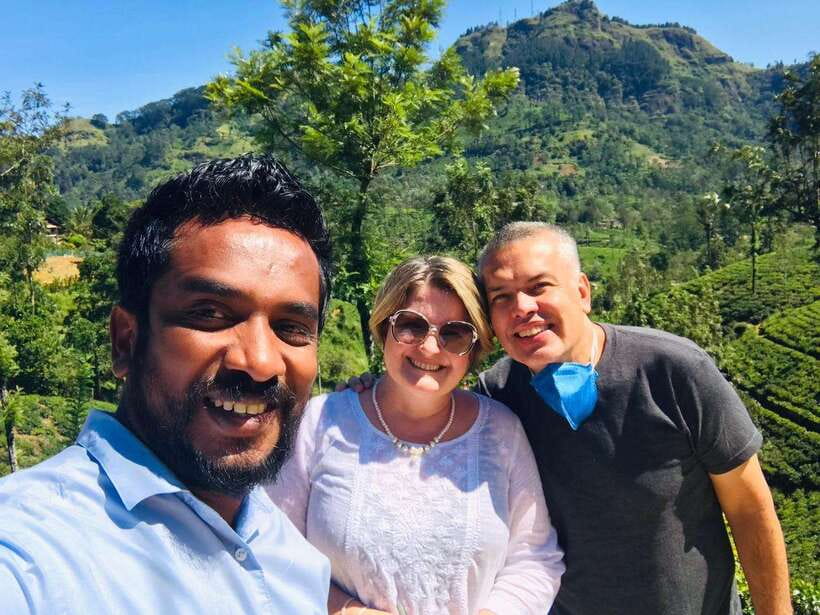 Nuwara Eliya: Tea Factory and Victoria Park Tour by Tuk Tuk - Markets, April season energy, and why timing matters in Nuwara Eliya