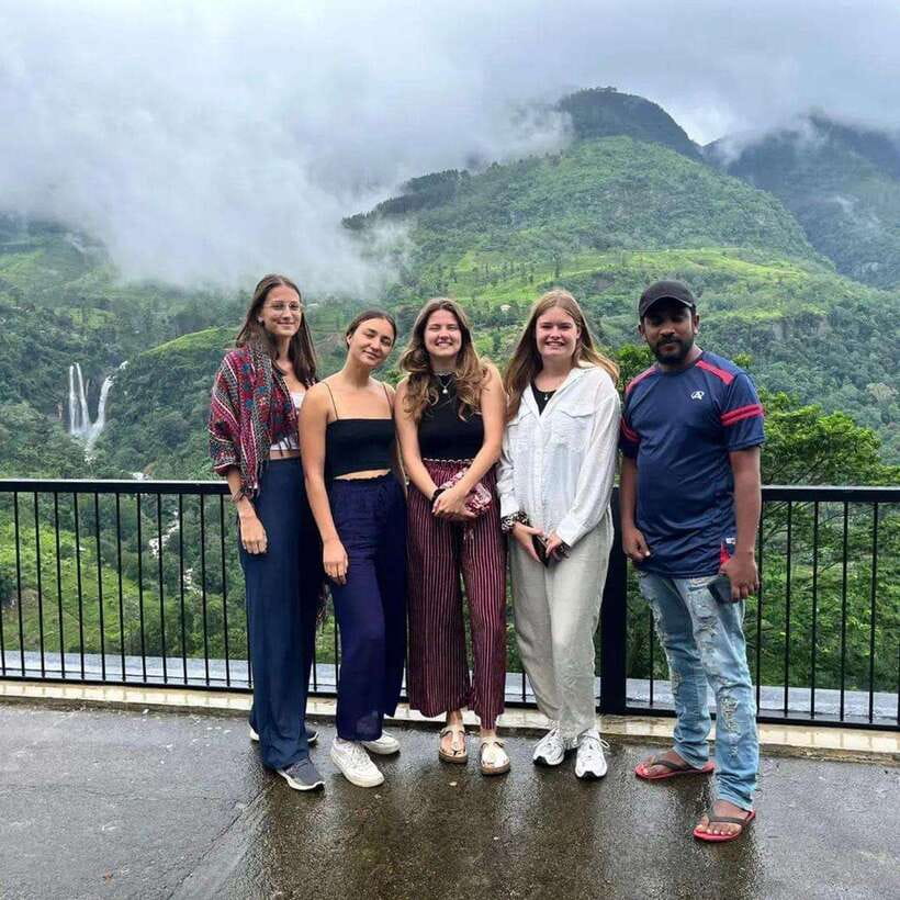 Nuwara Eliya: Tea Factory and Victoria Park Tour by Tuk Tuk - The ride from Kandy to hill country, with big view potential
