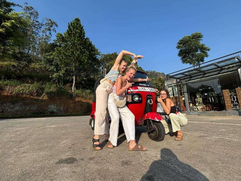 Nuwara Eliya Tuk-Tuk Tour Tea Picking,Tasting &Ramboda Falls - Why This Nuwara Eliya Tuk-Tuk Route Works So Well