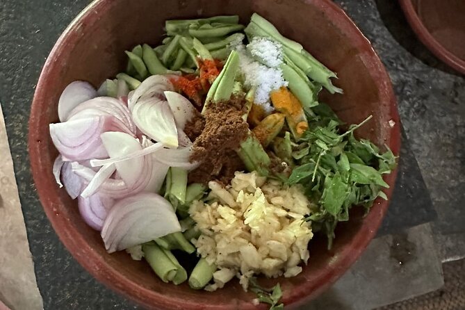 Organic Cooking Class sigiriya home Kitchen(Kumara & family) - The meal part: what “multi-dish curry lunch & dinner” feels like