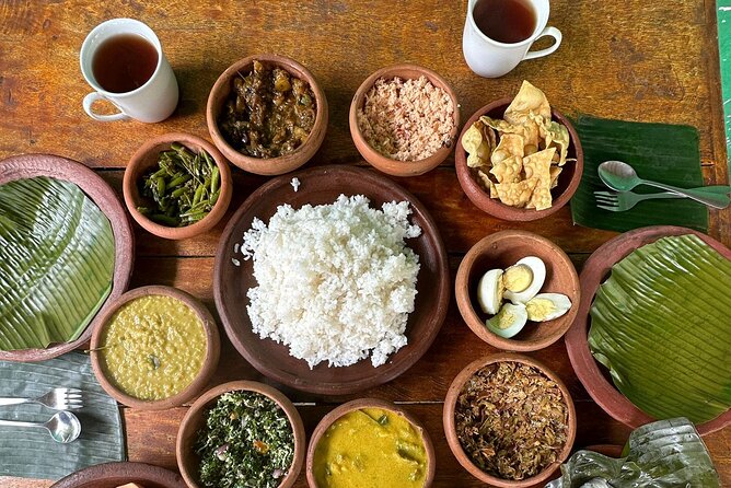 Organic cooking class sigiriya (kumara & family) - The garden walk: herbs, plants, and how organic food earns its flavor