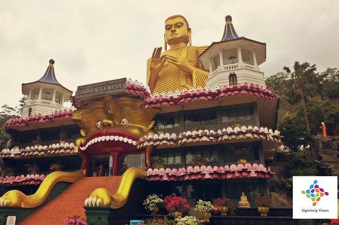 Personal Driver For Your Two Weeks Round Tour In Sri Lanka - Peradeniya Royal Botanical Gardens and Ramboda Waterfall