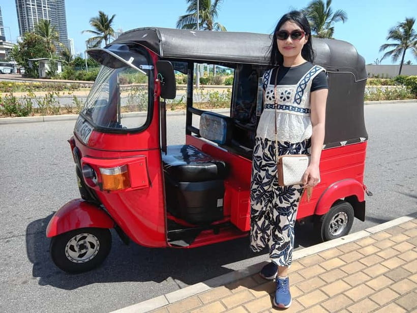 Personal Guided Colombo City Tour by Tuk Tuk - All Inclusive - Beira Lake and Gangarama Temple: Spiritual Space by the Water