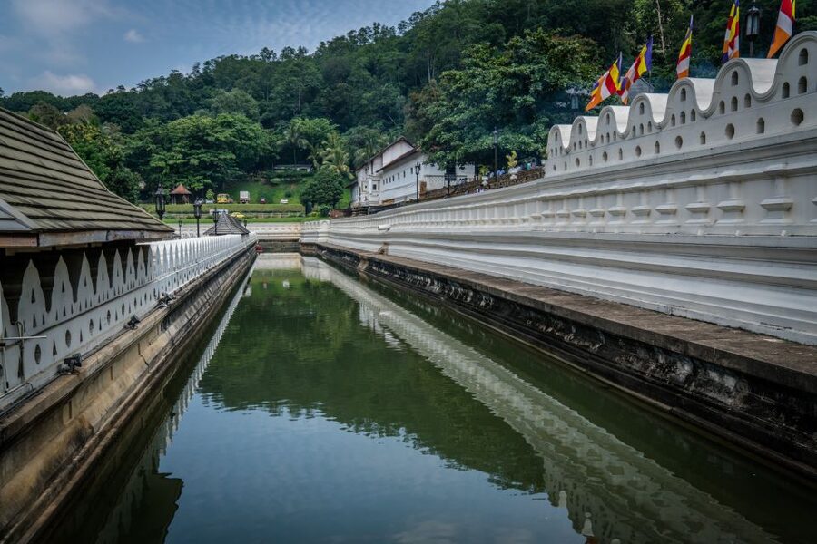 Pinnawala & Kandy Day Tour from Negombo - Lunch at a local restaurant stop: plan your budget and keep options open