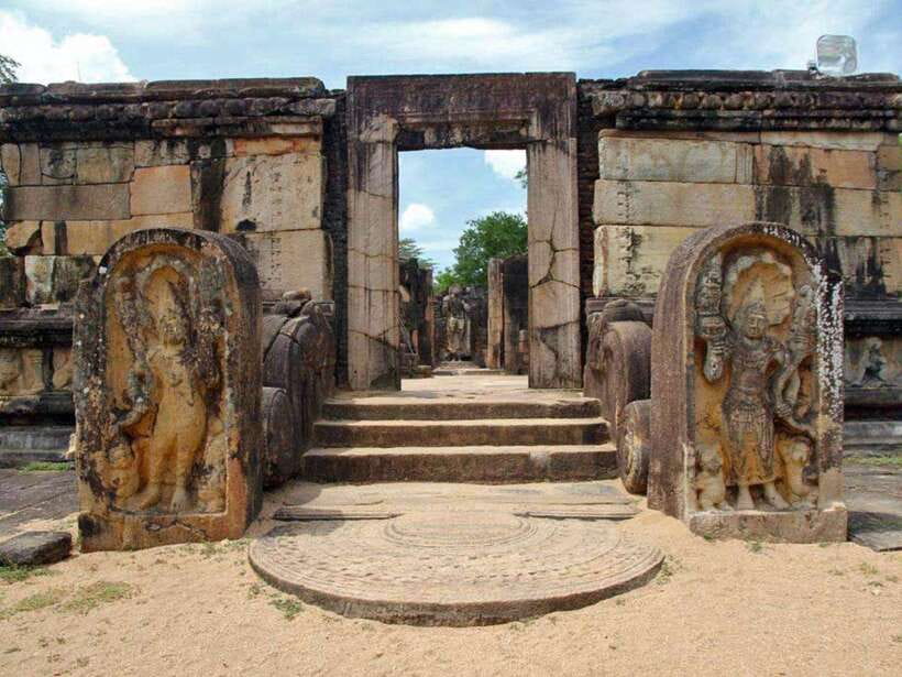 Polonnaruwa: Private Guided Cycling Tour with Hotel Pickup - Key highlights you will feel right away