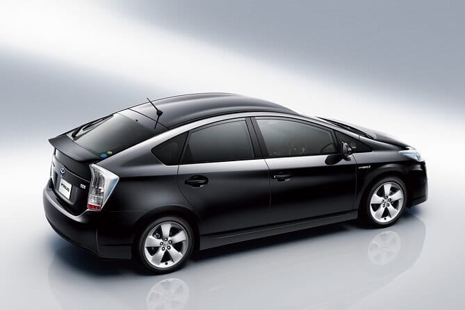 Private Car & English-Speaking Driver – Sri Lanka Island wide - English-speaking chauffeur, including what Dinesh did right