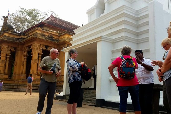Private Half-Day Colombo City Tour - Gangaramaya Buddhist Temple: The Stop That Usually Steals the Day