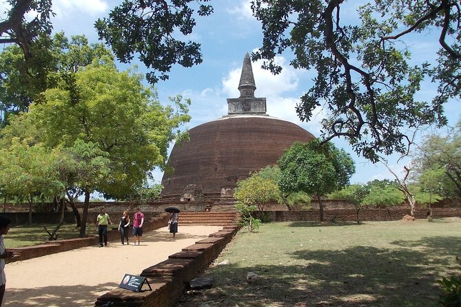 Private Polonnaruwa Ruins & Minneriya Safari Tour from Sigiriya - Tank stops: Parakrama’s sea and the quiet Giritale pause