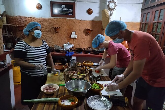 Private Traditional Sri Lankan Cooking Class in Kandy with Hotel Transfers - The Hanthana Mountain Range stop and what it adds