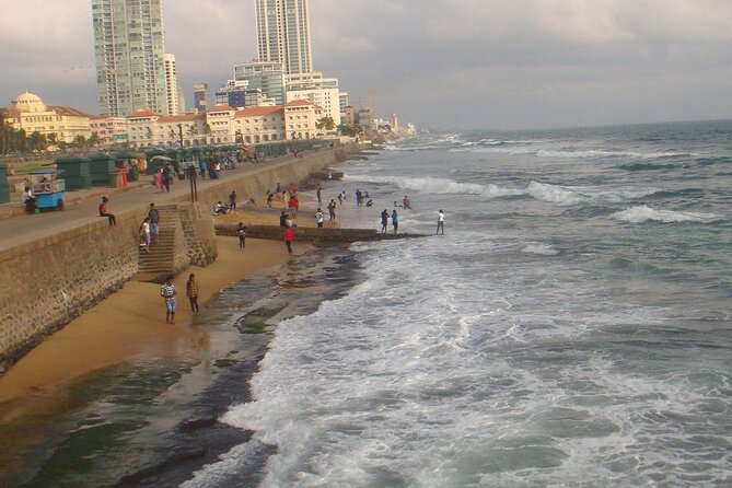 Ride and Explore Colombo and Food By Tuk Tuk Tour All Inclusive - Food and Drinks: What Is Included, and What to Expect