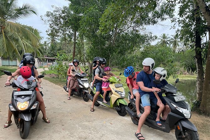 Scooter rent - Pickup, safety briefing, and your mobile ticket day-start
