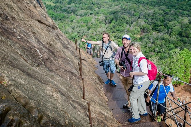Sigiriya and Dambulla Tour (All Inclusive) - Lunch, mineral water, and what the all-inclusive package covers