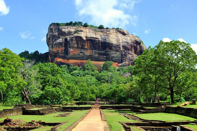 Sigiriya Dambulla Day trip from Kalutara Bentota Wadduwa Beruwala - Dambulla Golden Temple caves: the 160m rock and the statue count