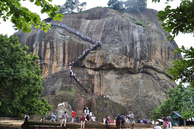 Sigiriya & Dambulla Private Day Trip with Entry Fees & Lunch - Transportation logistics: door-to-door pickup and a tight loop