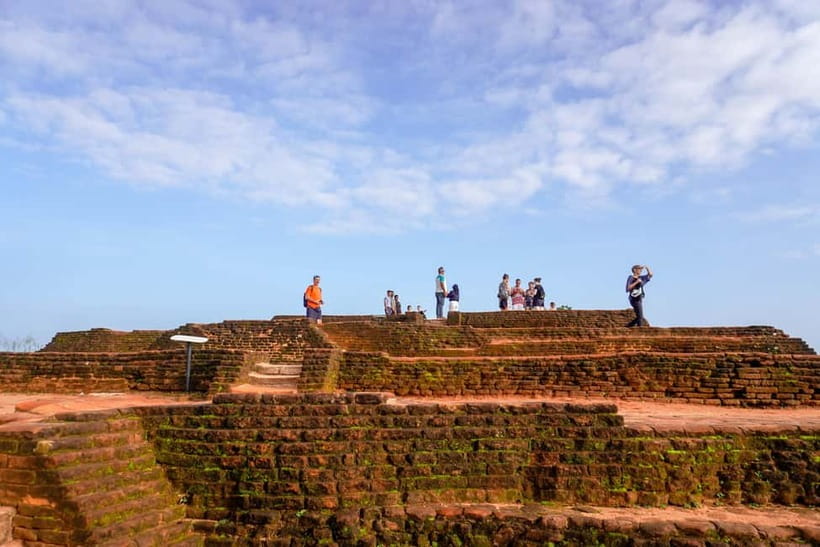 Sigiriya Lion Rock Hike & Minneriya National Park Safari - Who this tour fits best