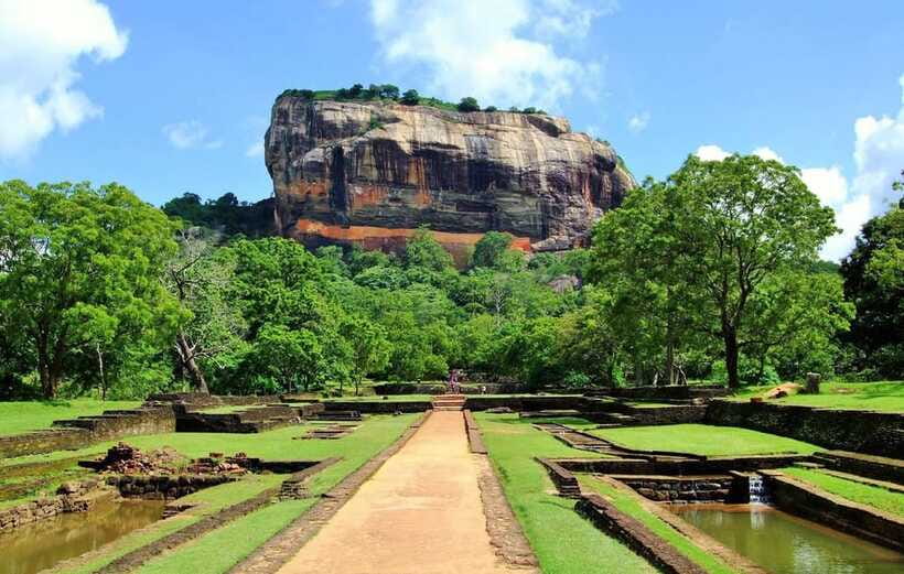 Sigiriya Rock Hike & Minneriya Elephant Safari – Day Tour - Key things that make this day tour work
