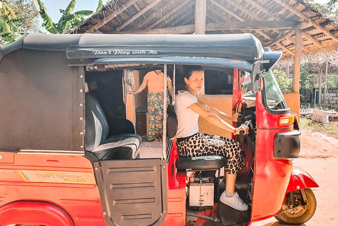 Sigiriya Village Tour and Lunch - Traditional Remo Catamaran Safari (Where the Sun Can Win)