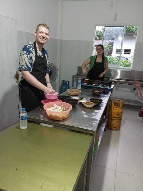 Sri Lanka: Cooking Class - A simple safety rule that actually matters