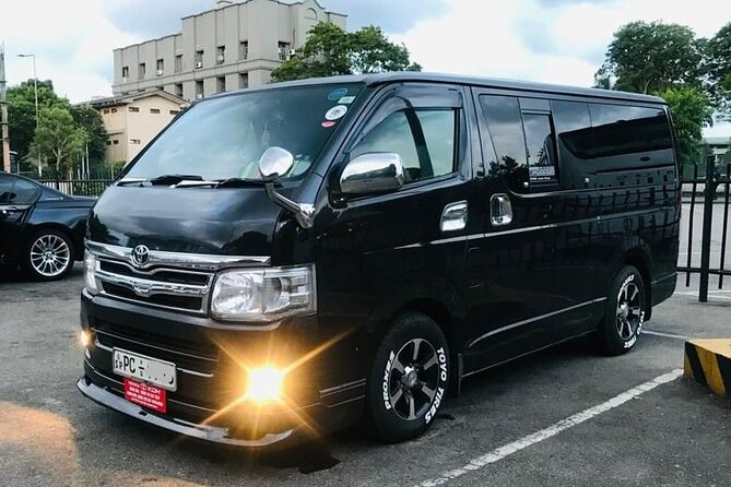 Sri Lanka Private Transfer from Colombo Airport to Anywhere - English-Speaking Drivers and Professional Behavior