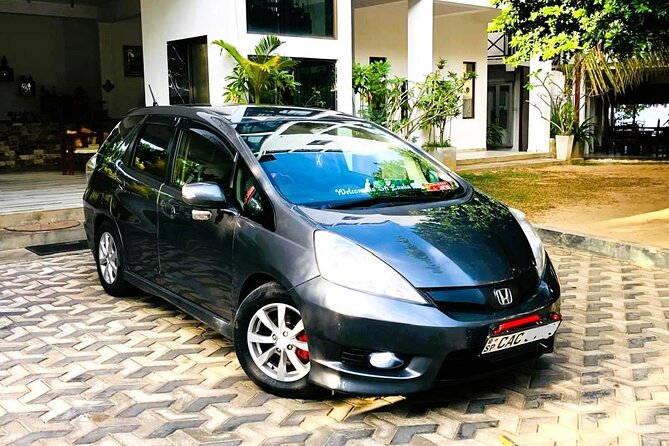 Sri Lanka Private Transfer from Colombo Airport to Anywhere - The Ride Comfort You Actually Feel: A/C, Wi-Fi, Water